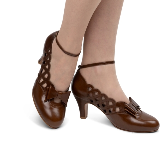 American Duchess Shoes - American Duchess Jessie Vintage Pumps (Brown)